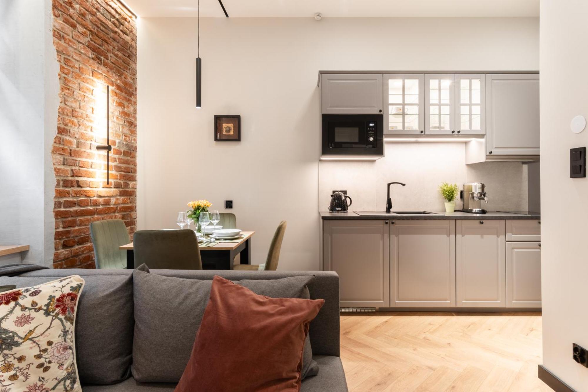 Charm & Comfort Renovated Gem In Old Town Sarego Apt B Krakow Exterior photo
