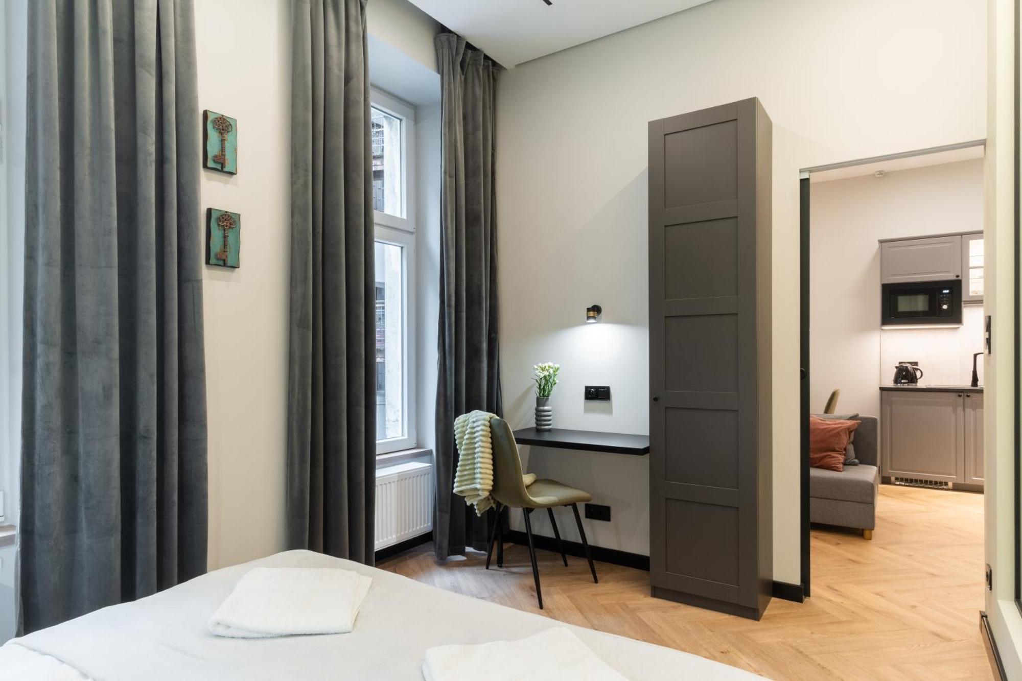 Charm & Comfort Renovated Gem In Old Town Sarego Apt B Krakow Exterior photo